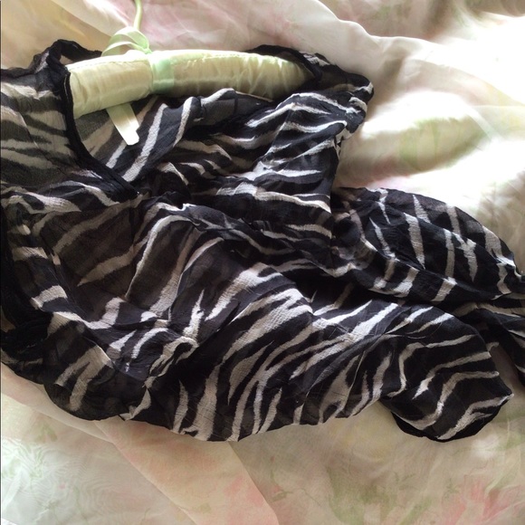 DKNY top 100% silk - Picture 3 of 7